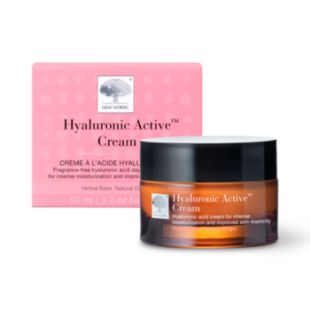 New Nordic Hyaluronic Active™ Cream met hyaluronzuur en duindoorn, helpt de huid te verzorgen en hydrateren.