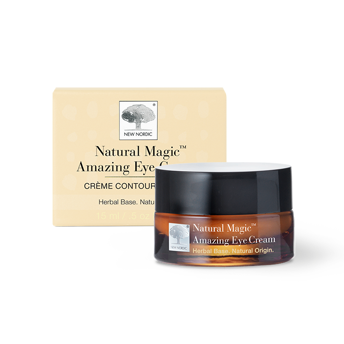 I_webpackshot_Amazing_eye_cream New Nordic Natural Magic™ Amazing Eye Cream met hyaluronzuur, duindoorn en vitamine E, helpt de huid rond de ogen te verzorgen en hydrateren.