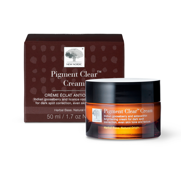 I_webpackshot_pigmentclear_cream Pigment Clearâ„¢ Cream, brightens and evens skin tone with hyaluronic acid, sunflower oil, clover, liquorice root, gooseberry, mulberry, and astaxanthin.