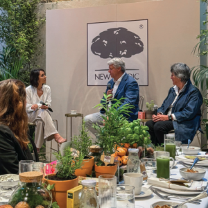 Herbal Schools 12 Sprekers geven een presentatie tijdens het New Nordic kruiden evenement.
