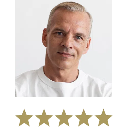 Apple Cider™ Shot Strong Formula 2 Glimlachende testimonial met vijf sterren eronder.