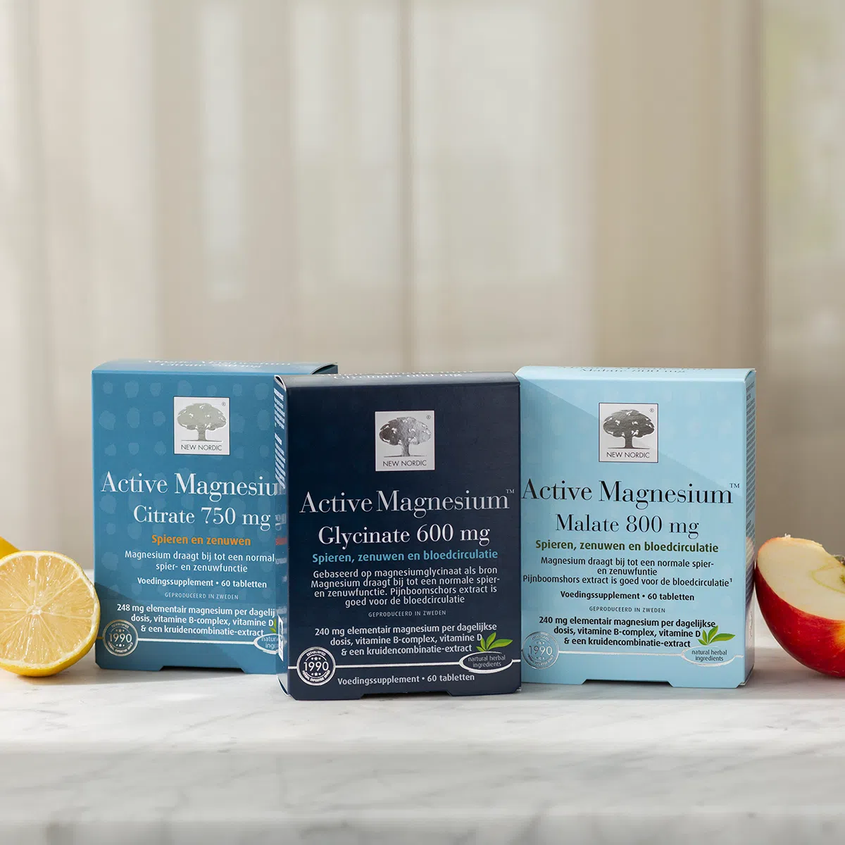 Magic Magnesium™ assortiment in blauwe verpakkingen op een neutrale achtergrond.